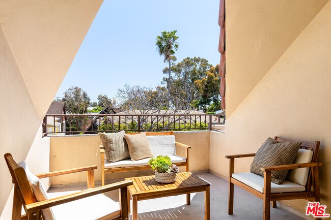 Building Photo - 911 7th St