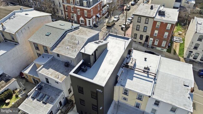 Building Photo - 222 Hermitage St