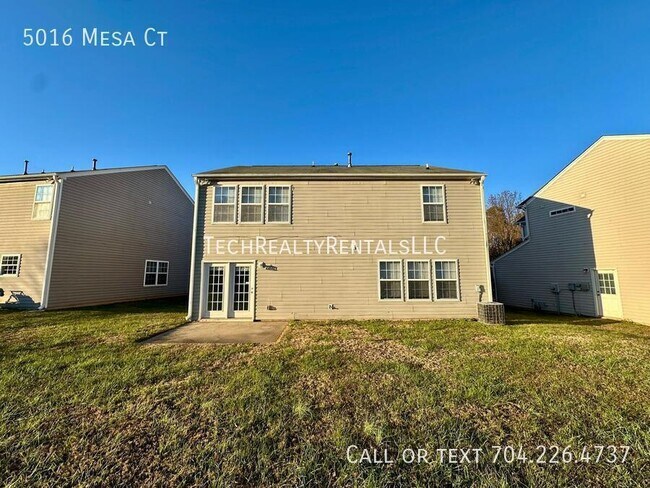 Building Photo - 5016 Mesa Ct