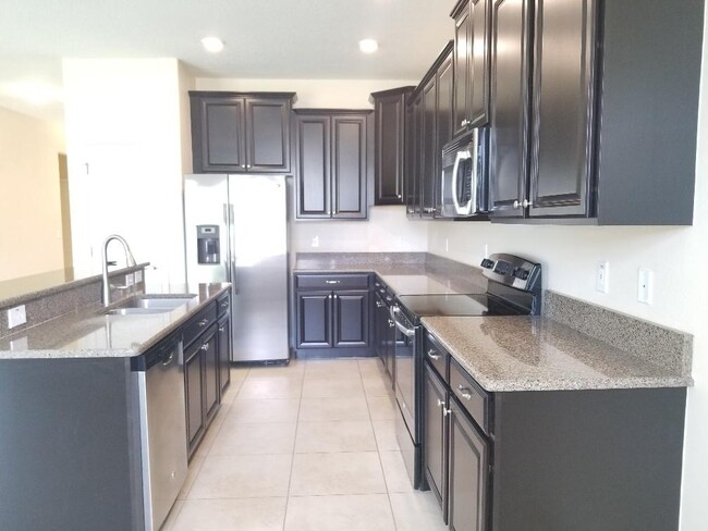 Building Photo - 15186 Evergreen Oak Loop