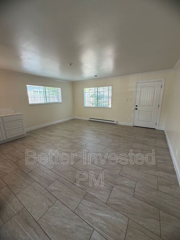 Building Photo - 92 Hendley St