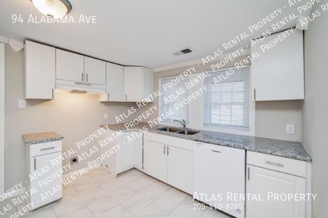 Building Photo - Spacious and Stunning 3-Bedroom, 2-Bath Ho...