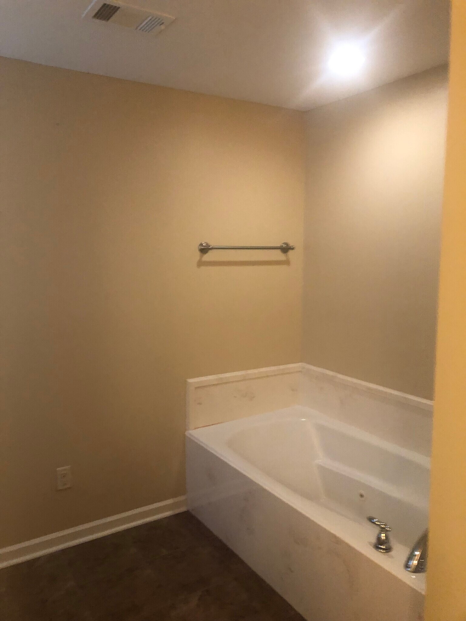 Building Photo - 70 Chateaus Ln