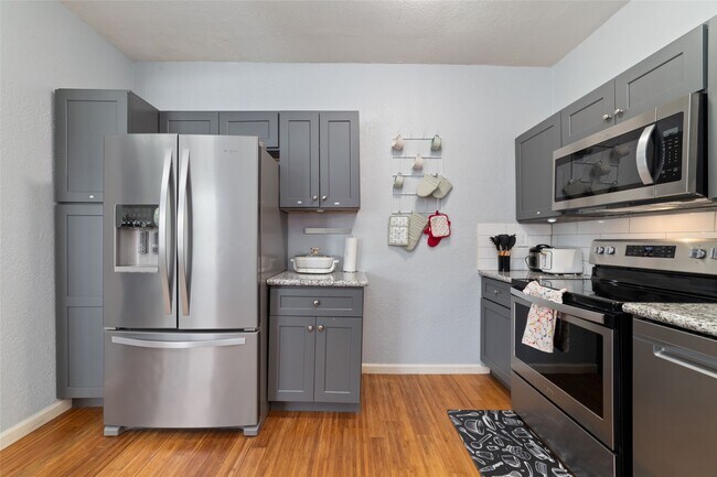 Building Photo - 5119 Avenue O 1/2