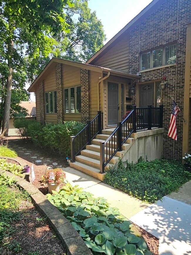 Primary Photo - 426 S 4th St