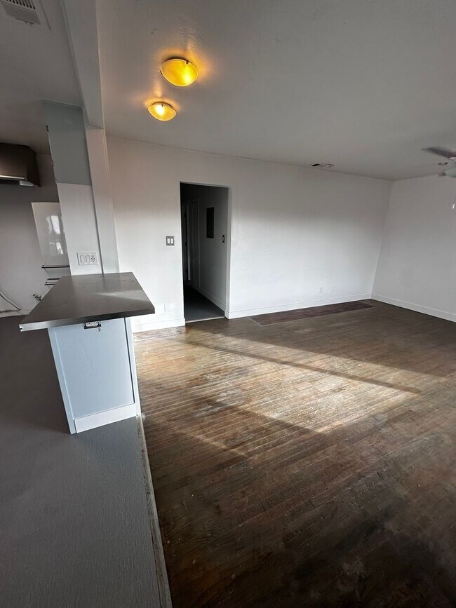 Building Photo - 1145 14th St
