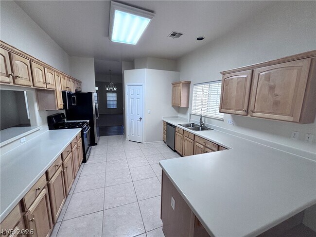Building Photo - 5117 Elm Grove Dr