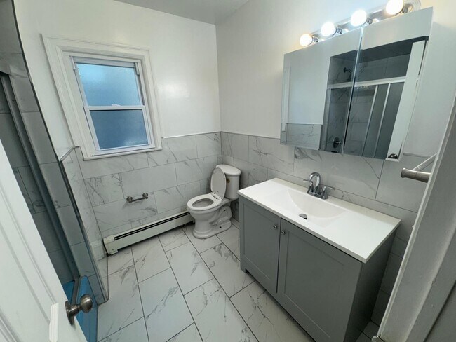 Building Photo - 89 McAdoo Ave