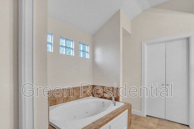 Building Photo - 919 E 36th St