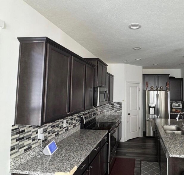 Building Photo - 6995 Pickett Pl