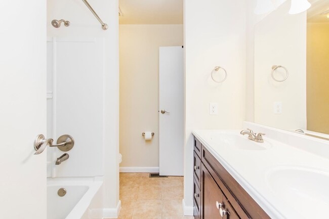 Building Photo - Your Dream Home in Virginia Beach Awaits!