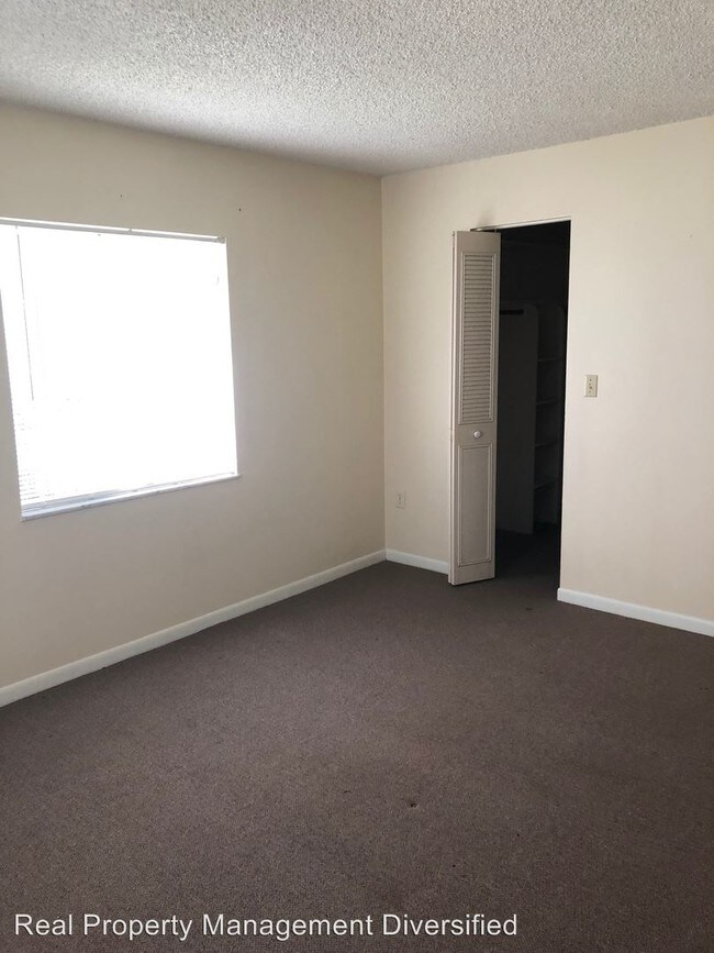 Building Photo - 1310 NE 33rd Ave