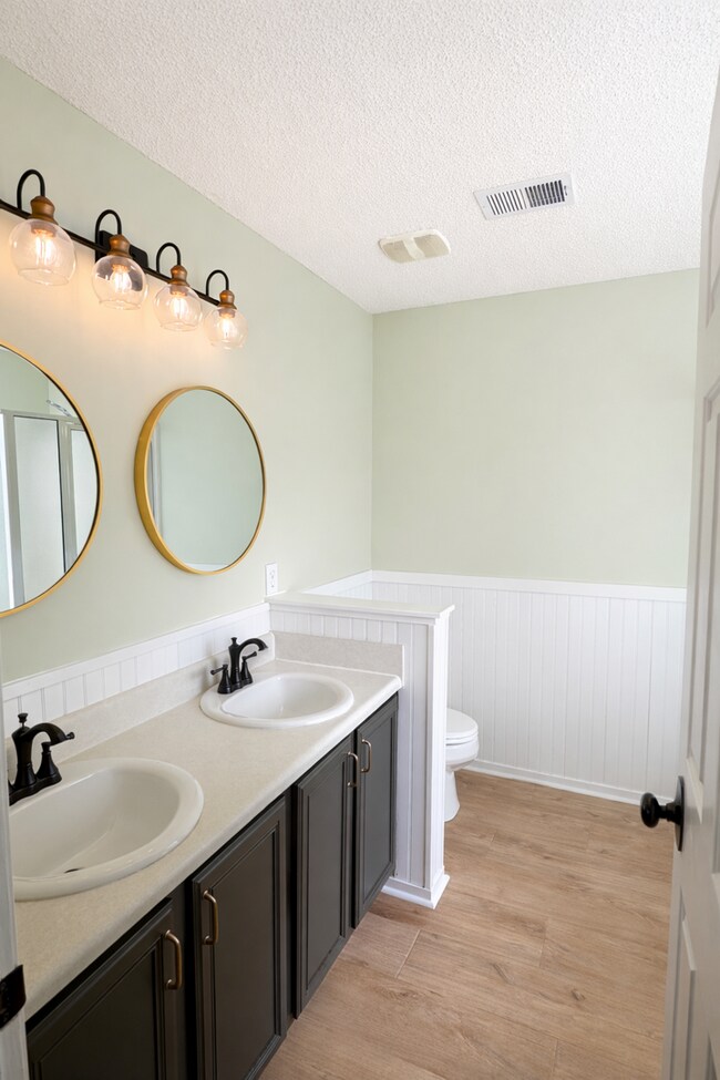 Building Photo - 3BD/2.5BA- WITH BONUS ROOM -AVAILABLE NOW or AUGUST 1, 2026!!