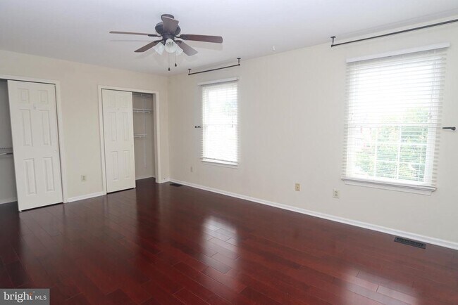 Building Photo - 403 Essex Ct