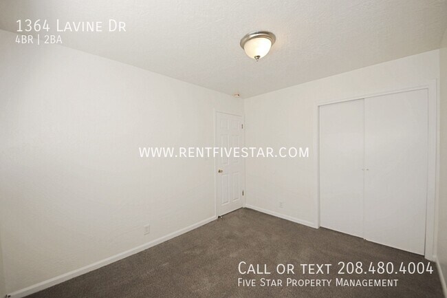 Building Photo - 1364 Lavine Dr