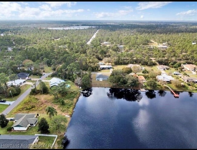 Building Photo - 5702 Lilac Rd