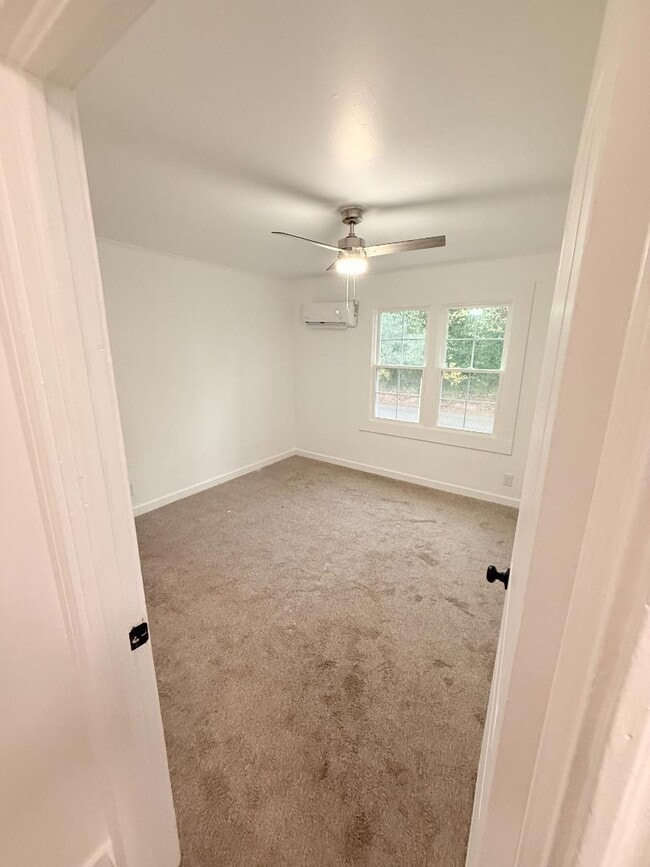 Building Photo - 110-116 Dobbs St - Unit 112