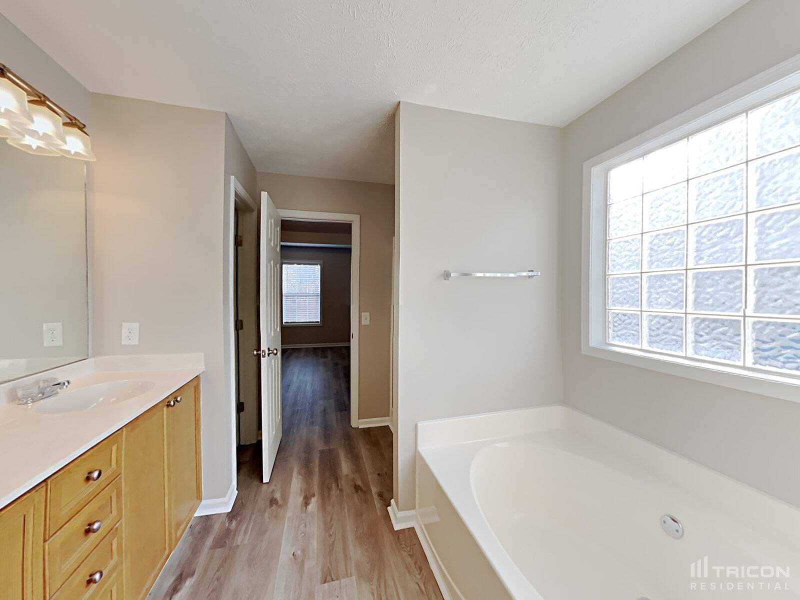 Building Photo - 989 Chesire Way
