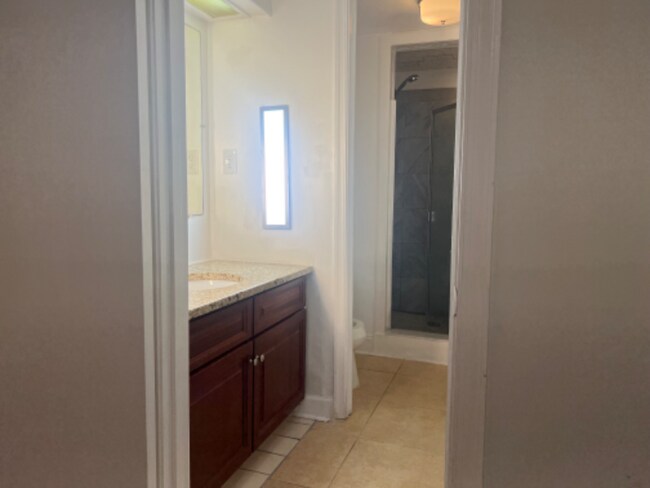 Building Photo - 4801 Oliver St