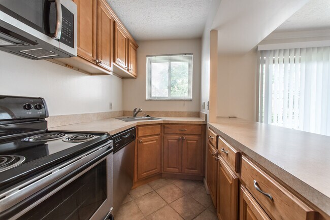 Building Photo - 2404 Ohio Ave