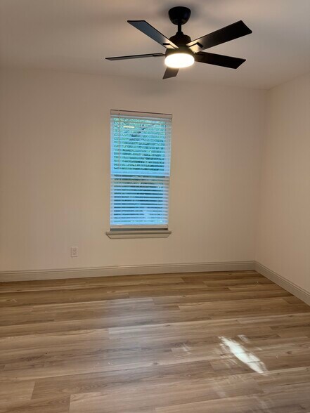 Building Photo - 3 Pershing Dr