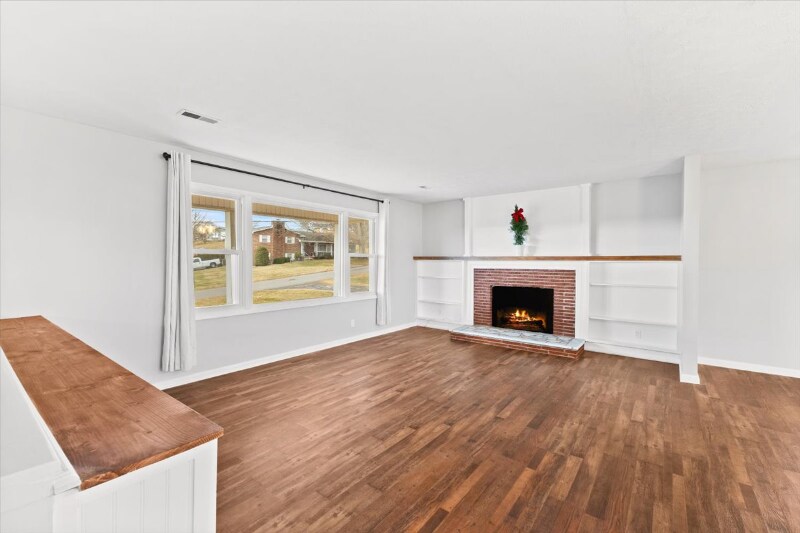 Building Photo - 122 Bright Ridge Dr