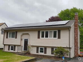 Building Photo - 3bed, 2 bath house with solar panels! No E...