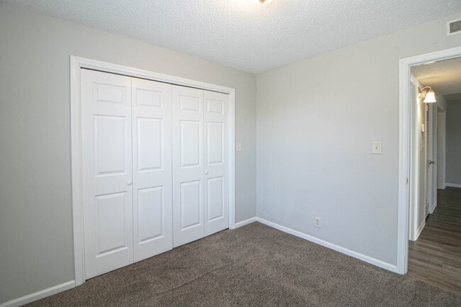 Building Photo - 145 Darlene Dr
