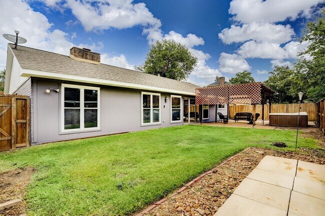 Building Photo - 3111 Oyster Cove Dr