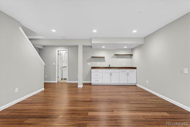 Building Photo - 10543 Laurelglen Cir