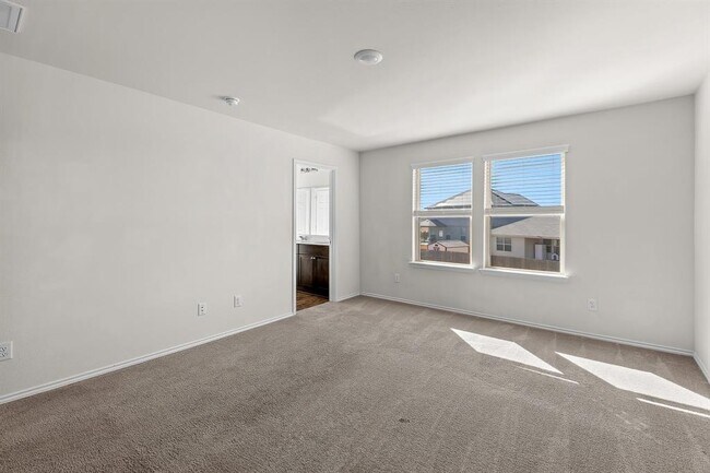 Building Photo - 457 Bedford Falls Ln