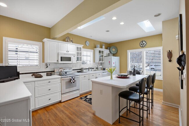 Building Photo - 91 Vista Dr