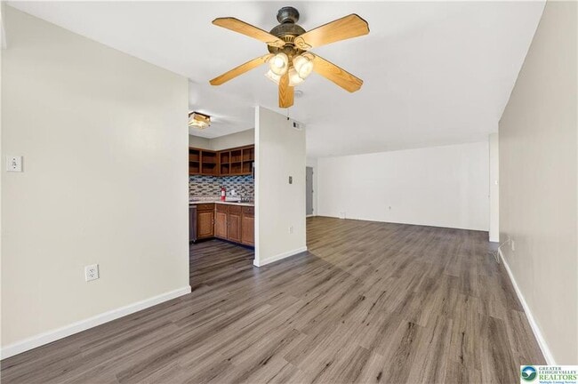 Building Photo - 1575 Creekside Rd