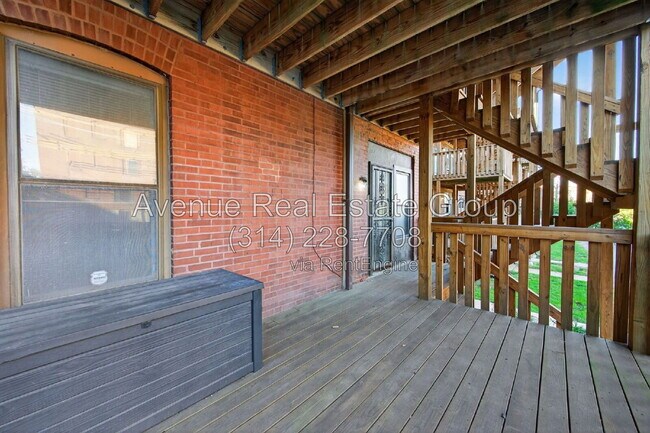 Building Photo - 5559 Pershing Ave