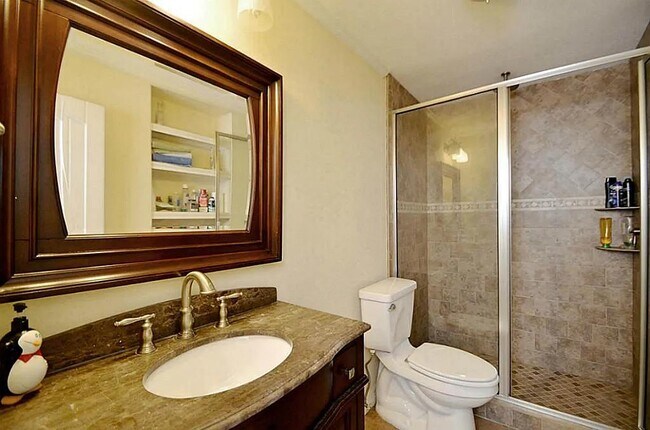 Building Photo - 3202 Bayou Dr