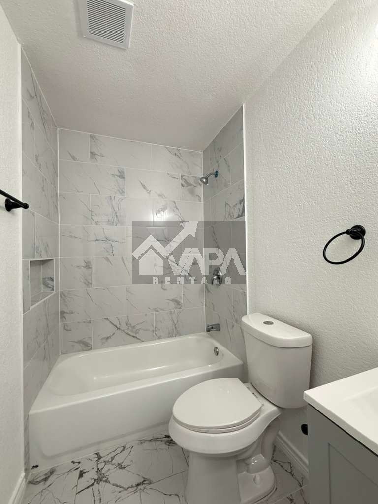 Building Photo - 9702 Hidden Ledge