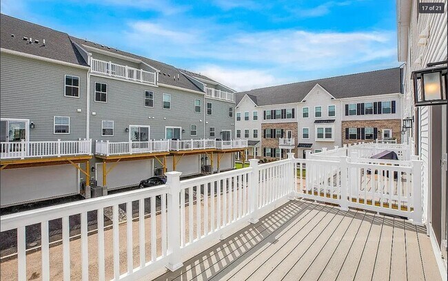 Building Photo - 5 E Front St