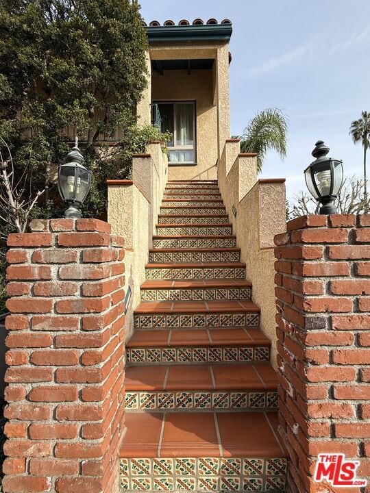 Building Photo - 1227 Ridgeley Dr