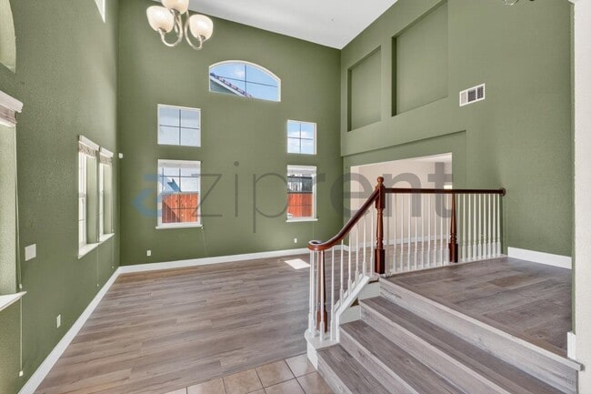 Building Photo - 26 Escher Cir