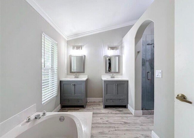Building Photo - 7657 Sanctuary Dr