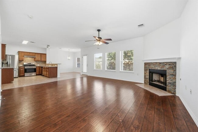 Building Photo - 5712 Zachary Scott St