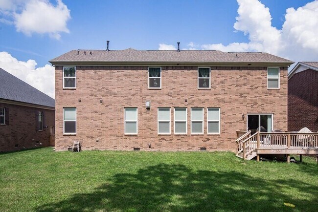 Building Photo - Gorgeous 4 Bed/3.5 Bath Home in Mt. Juliet