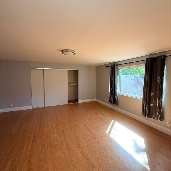 Building Photo - 3417 Castle Rock Rd
