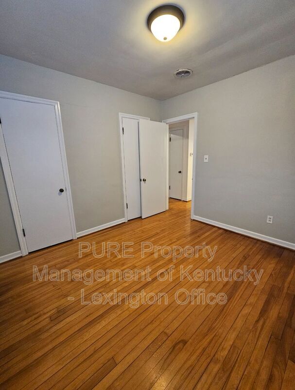 Building Photo - 115 Delmont Dr