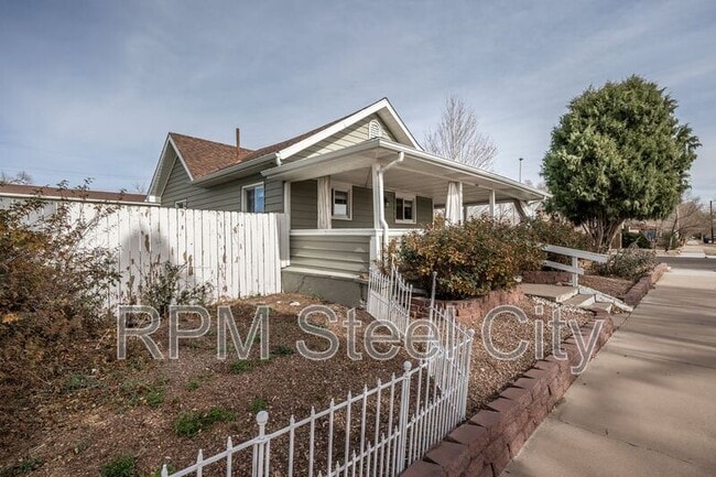 Building Photo - 903 W 15th St