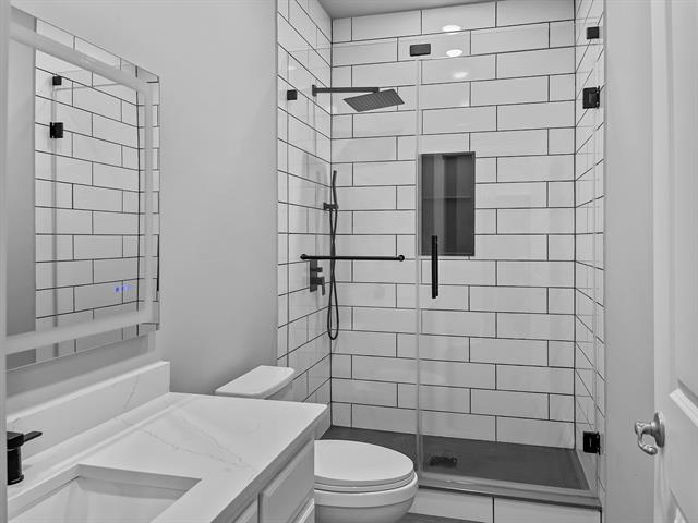 Building Photo - 673 W Talon Dr