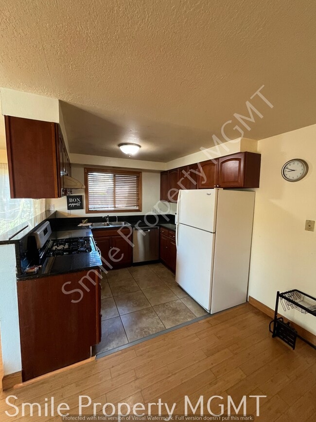 Building Photo - 215 SE 91st Ave