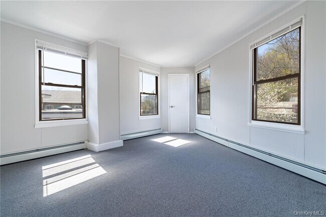 Building Photo - 120 Grand St