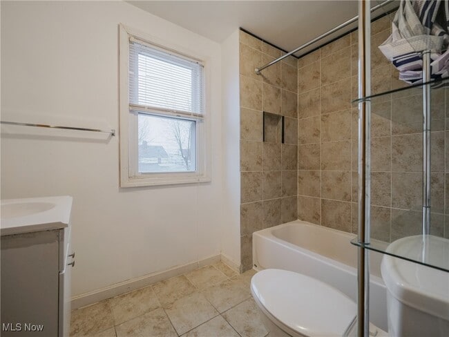 Building Photo - 4482 Baintree Rd