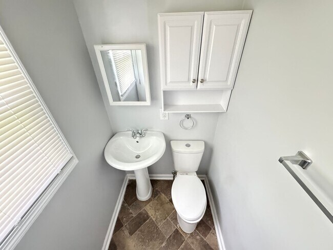 Building Photo - 113 Northbay Dr
